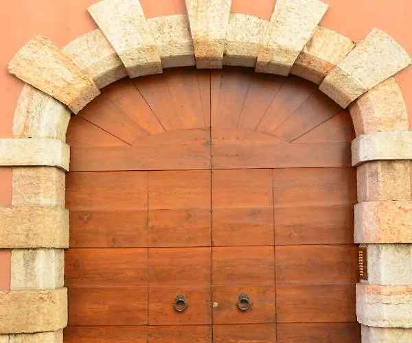 Amphitheatrum Arena Apartment *